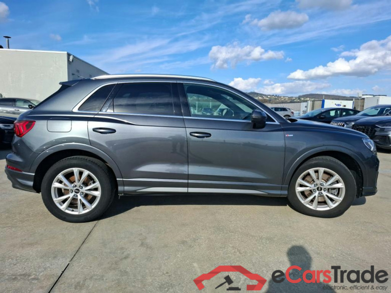 AUDI Q3 / 2018 / 5P / SUV 45 TFSI E 245 S TRONIC S LINE #6