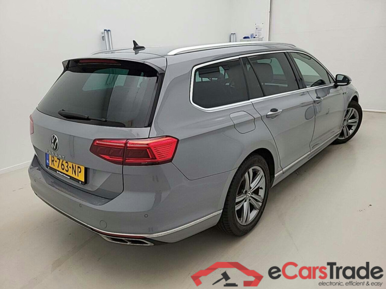 VOLKSWAGEN Passat Variant 1.5 TSI R-Line Bns+ #2