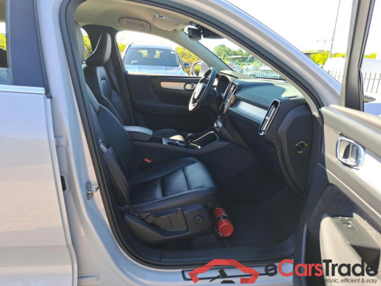 VOLVO - VOL XC40 T4 PHEV 211PK Inscription Expression With Arianne Charcoal & Winter & Park Assist Pack & Semi Auto Foldable Trailer Hook  * HYBRID * #3