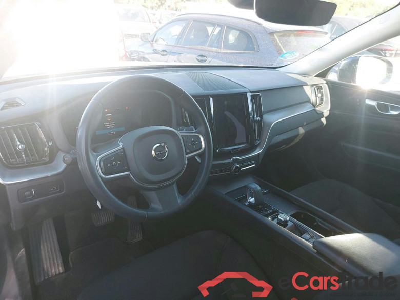 VOLVO XC60 / 2017 / 5P / todoterreno 2.0 B4 D Momentum Pro Auto #3