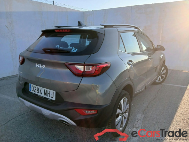 KIA Stonic / 2017 / 5P / todoterreno 1.0 T-GDi 88kW (120CV) MHEV iMT Drive #2