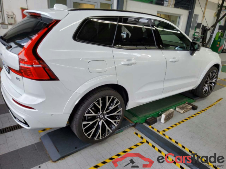 Volvo XC60 (03.2017->) DE - SUV5 B5 (Benzin) 2WD EU6d, R-Design Mild-Hybrid, (Facelift) 2021 - 2022 #3