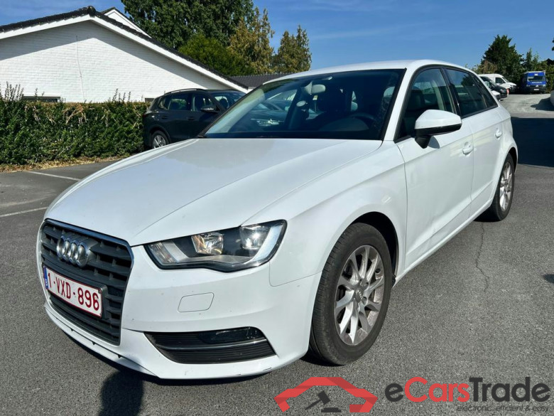 AUDI A3 Sportback Sportback 1.6 TDi Attraction #2