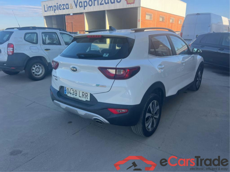 KIA Stonic / 2017 / 5P / todoterreno 1.0 T-GDi 88kW (120CV) MHEV iMT Drive #2