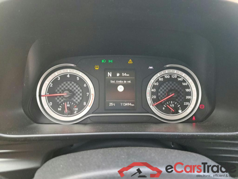 HYUNDAI i20 / 2020 / 5P / berlina con portón 1.0 TGDI 74kW (100CV) 48V Essence #3
