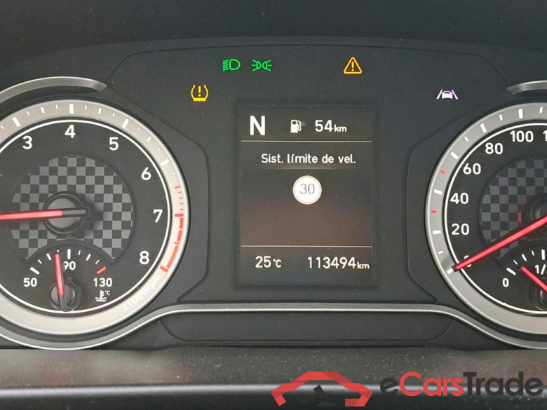 HYUNDAI i20 / 2020 / 5P / berlina con portón 1.0 TGDI 74kW (100CV) 48V Essence #4