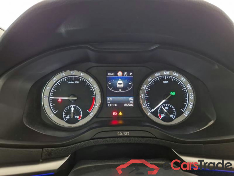 SKODA KAROQ / 2017 / 5P / SUV 1.6 TDI SCR S-TECH DSG #4