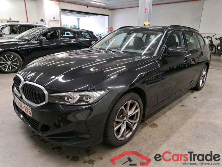 BMW - BMW 3 TOURING 318iA 156PK With Climatic & Navigation & Sport Seats & Active Cruise Control & Parking Assistant Pack & Foldable Trailer Hook  * PETROL * #1