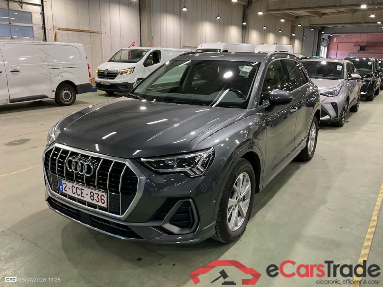 AUDI Q3 1.4 45 TFSI E S TRONIC S LINE #1