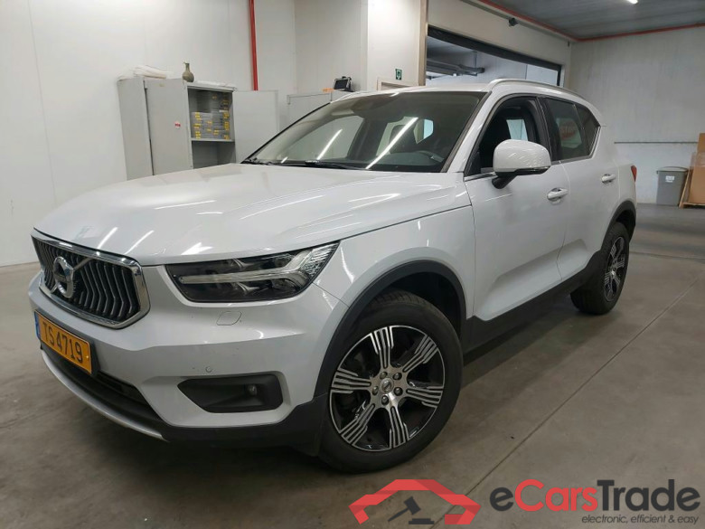 VOLVO - VOL XC40 T2 129PK Geartronic Inscription With Arianne Leather & Winter & Light Pack & Park Assist * PETROL *
