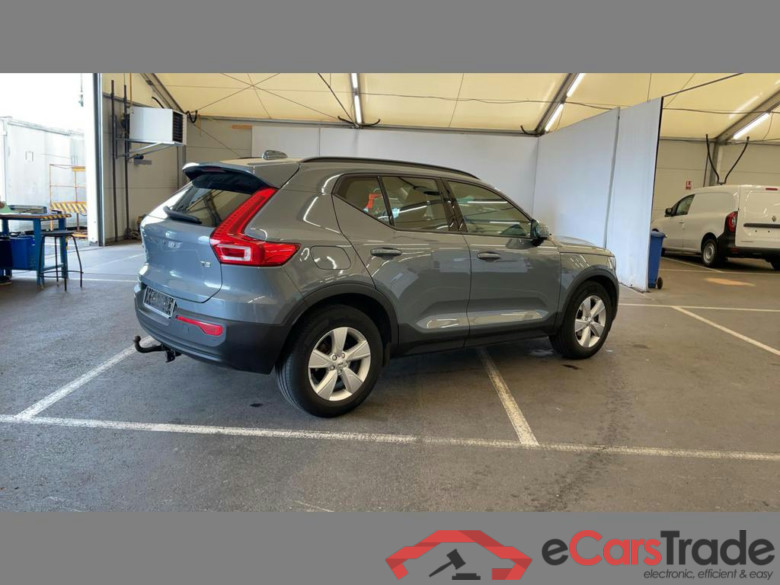 VOLVO XC40 1.5 T2 Momentum Core #4