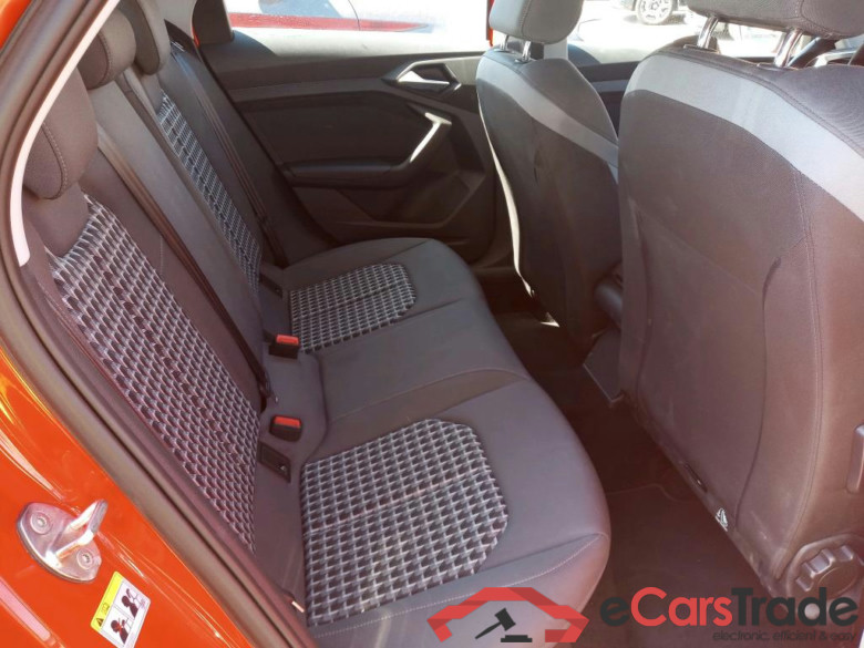 AUDI A1 / 2018 / 5P / berlina con portón Sportback Adrenalin 30 TFSI 81kW S tron(SP) #6