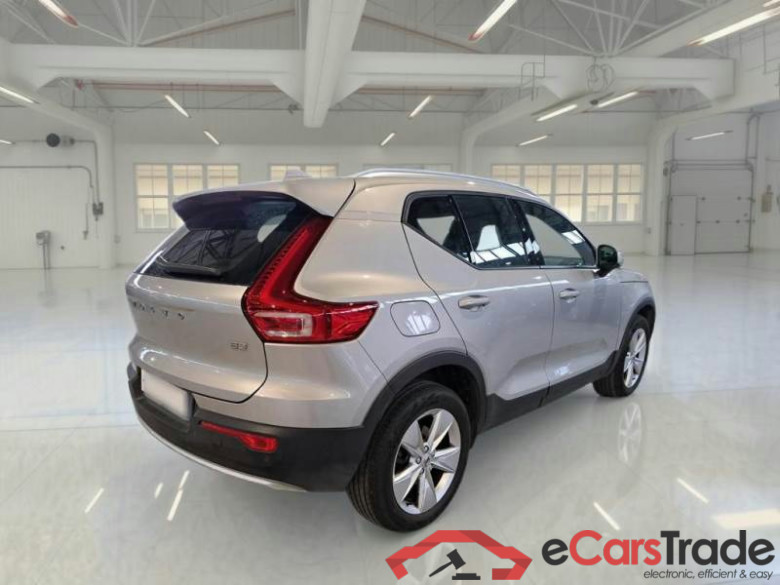 VOLVO XC40 / 2021 / 5P / SUV B3 AUTOMATICO CORE #2