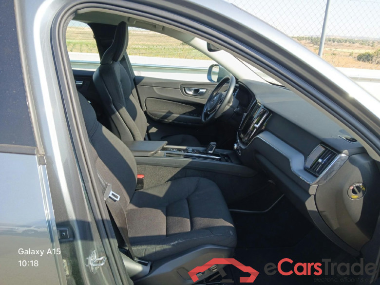 VOLVO XC60 / 2017 / 5P / todoterreno 2.0 D4 AWD Momentum Auto #6