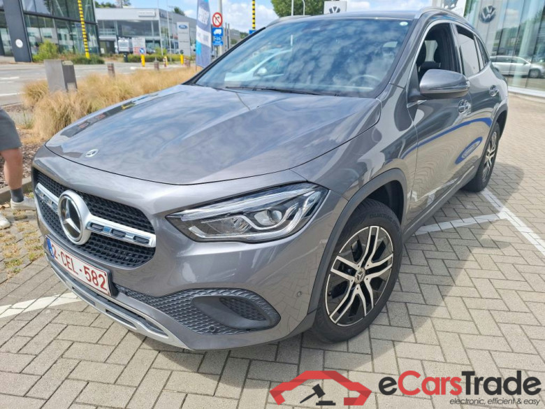 MERCEDES - MER GLA 250e 218PK DCT Business Solution Luxury & Smartphone Intergation & Towing Hook With ESP  * HYBRID *