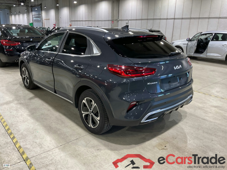 KIA XCEED 1.6 GDI PHEV DCT BUSINESS LINE #3