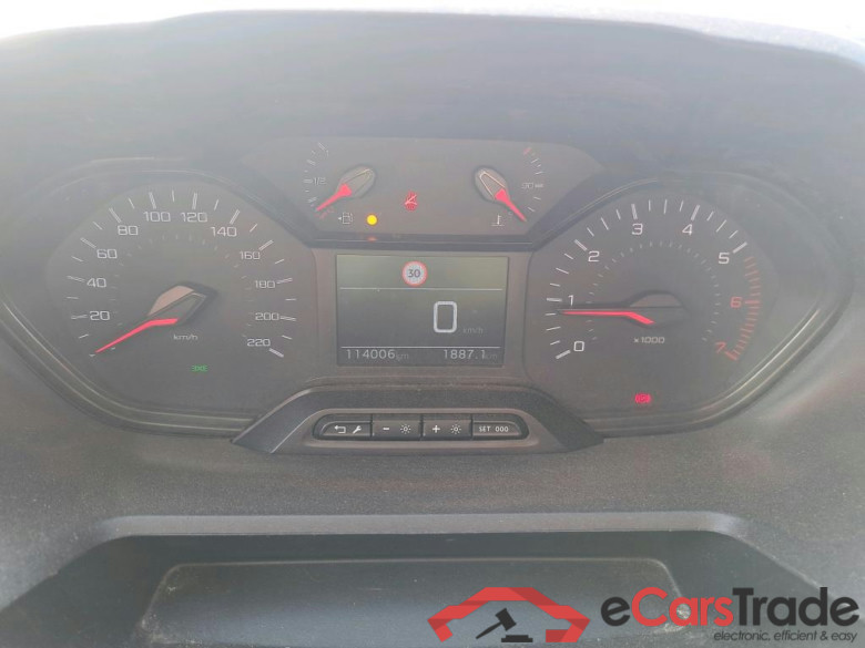 PEUGEOT Rifter / 2018 / 4P / combi Active Standard BlueHDi 73kW (IND) (CX2) #4