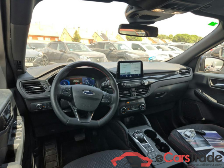 FORD Kuga / 2019 / 5P / todoterreno ST-Line 2.5 Duratec FHEV 140kW 4x4 Auto #3