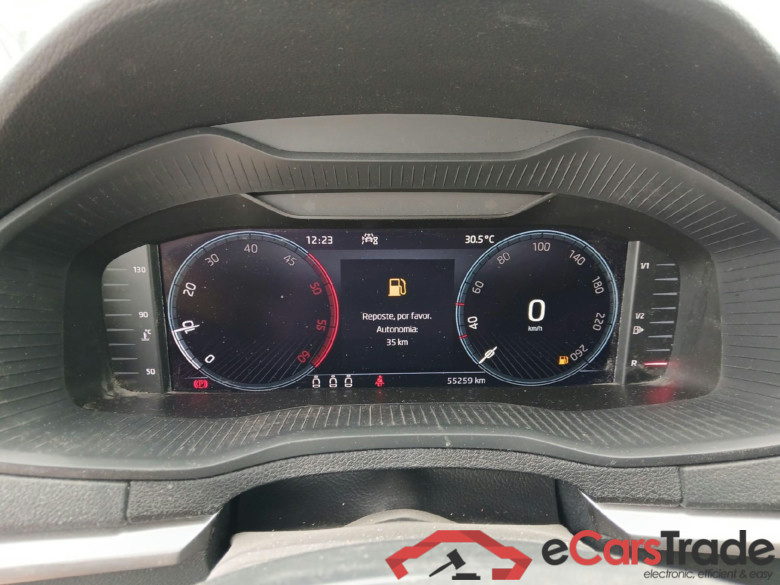 SKODA Karoq / 2021 / 5P / todoterreno 2.0 TDI 85kW (115CV) Ambition (AC2) #4
