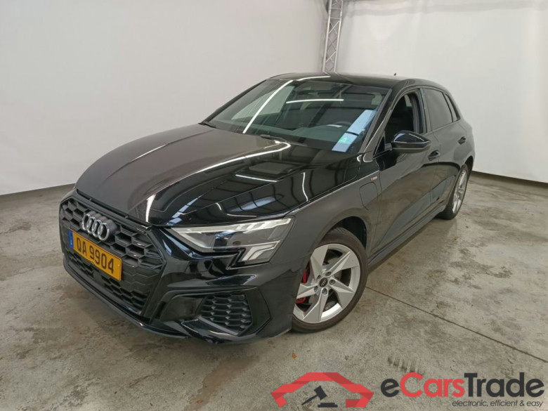 Audi A3 Sportback 45 TFSI e S Line 5d #2