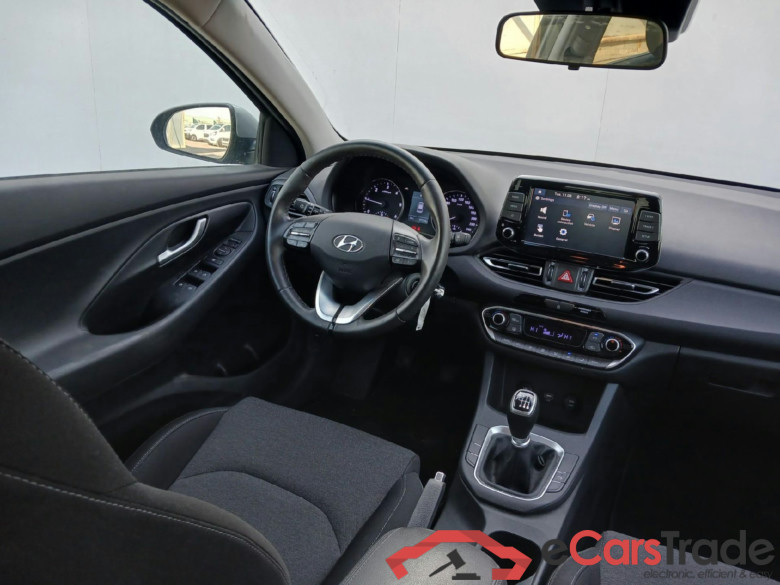 HYUNDAI i30 / 2020 / 5P / familiar 1.6 CRDI 85kW (116CV) Klass LRR #3