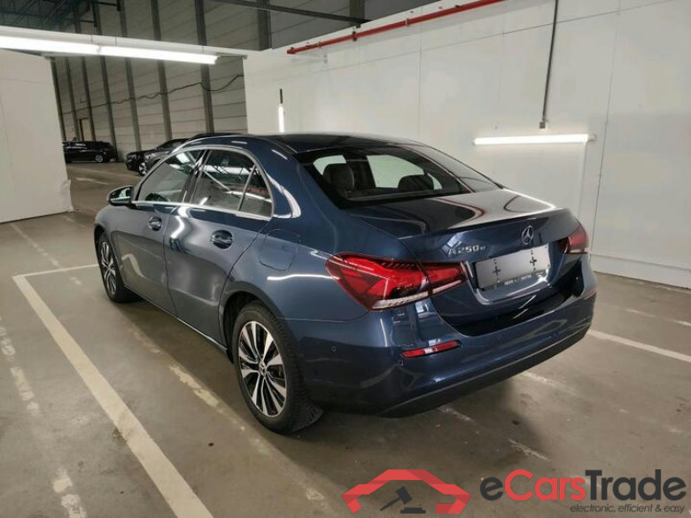 Mercedes A-Klasse Limousine A-Klasse Limousine A 250e Business Solution (PHEV) 160kW/218pk  4D/P Auto-8 #3