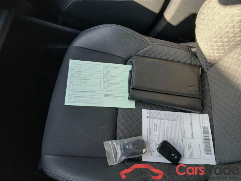 TOYOTA C-HR / 2019 / 5P / todoterreno 2.0 180H Advance #5