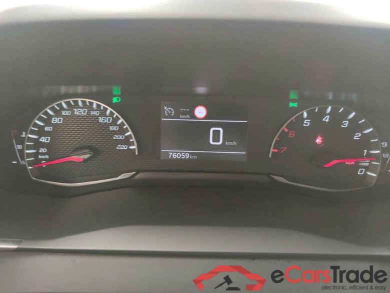 Peugeot 208 1.2 PureTech 75 MAN5 S&S Active Pack 5d #6