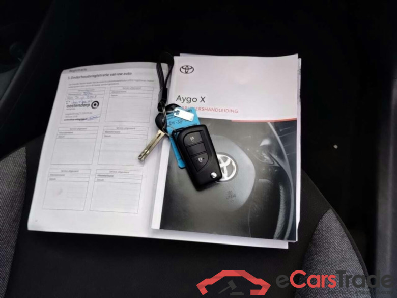 TOYOTA Aygo X 1.0 VVT-i MT Play #5