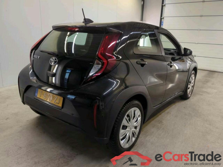 TOYOTA Aygo X 1.0 VVT-i MT Play #2