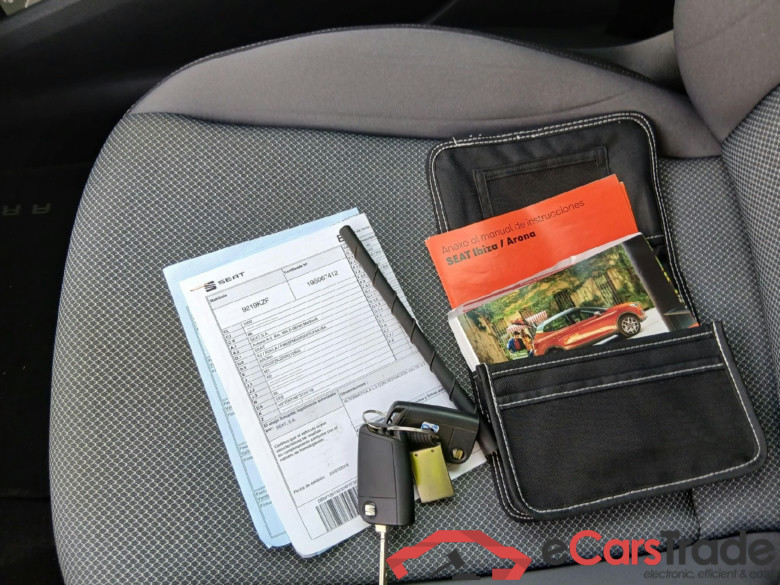 SEAT Arona / 2017 / 5P / todoterreno 1.0 TSI 70kW (95CV) Style Edition Eco (CX) #4
