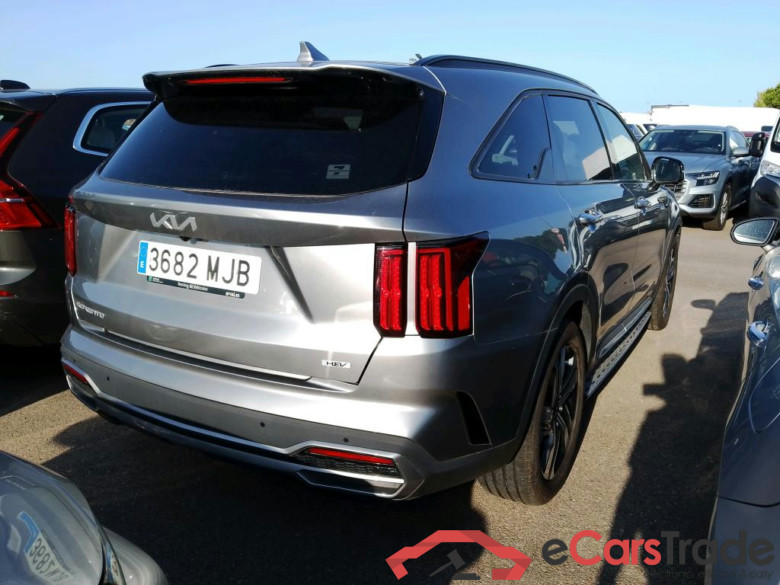KIA Sorento / 2020 / 5P / todoterreno 1.6 T-GDi HEV Black Edition 4x4 7pl(SP) #2