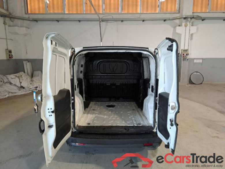 FIAT DOBLÒ CARGO / 2014 / 4P / VETT. FURGONATA CH1 BUSINESS 1.6 MJET 105CV E6D-F SeS #5