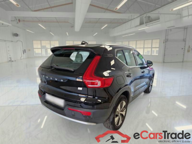 VOLVO XC40 / 2021 / 5P / SUV T4 RECHARGE PLUG-IN AUTO PLUS BRIGHT #2