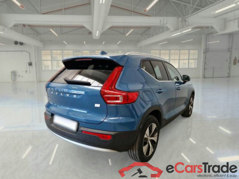 VOLVO XC40 / 2021 / 5P / SUV T4 RECHARGE PLUG-IN HYBRID AUTOMATICO CORE #2