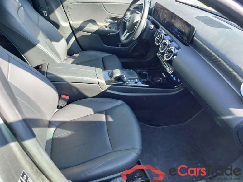 MERCEDES-BENZ Clase A / 2018 / 4P / sedán Sedán A 200 d #6