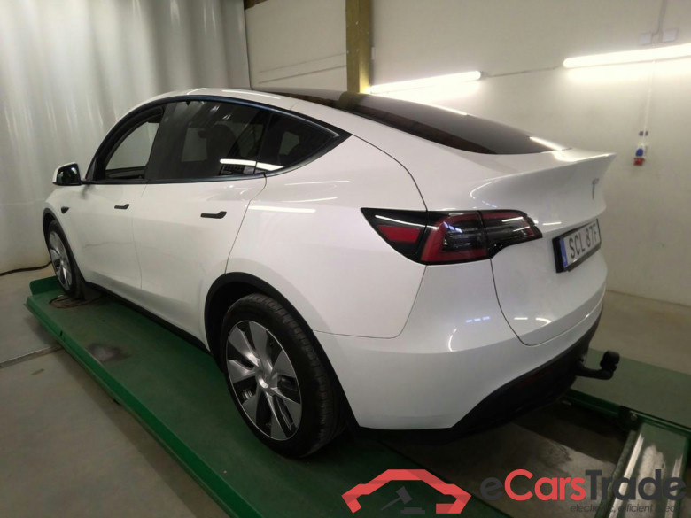 Tesla Model Y Long-Range AWD #4