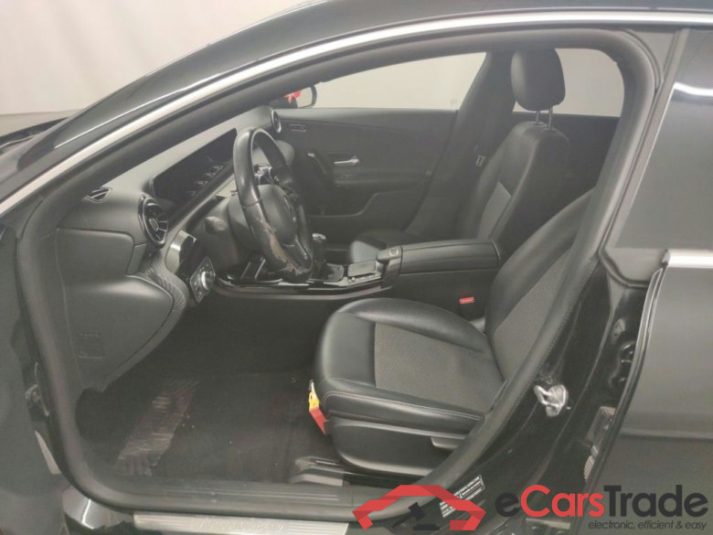Mercedes-Benz CLA Shooting Brake CLA 180 Business Solution 5d #3