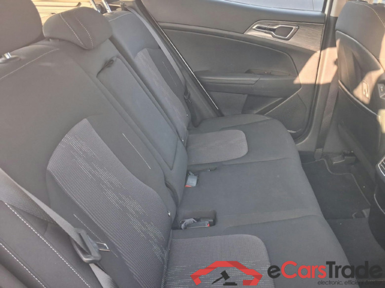 KIA Sportage / 2022 / 5P / todoterreno 1.6 T-GDi MHEV 110kW (150CV) Drive 4x2 #6