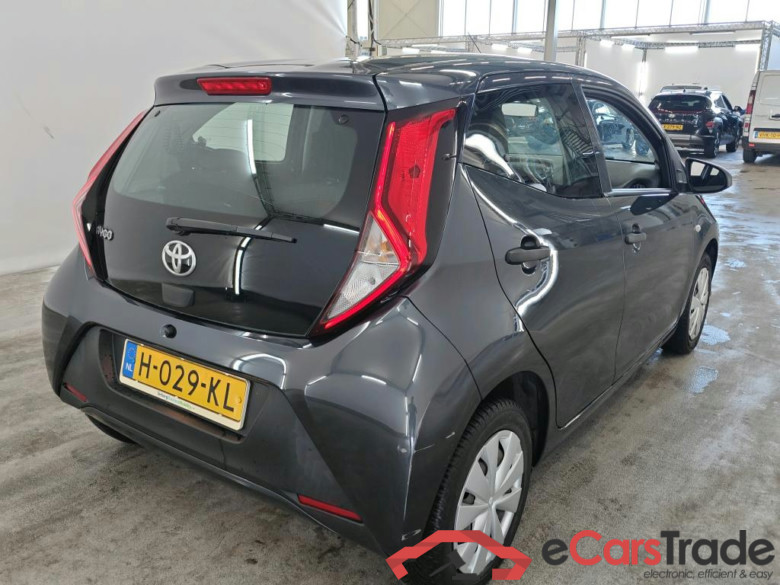 Toyota AYGO 1.0 VVT-i x-fun 5d #2