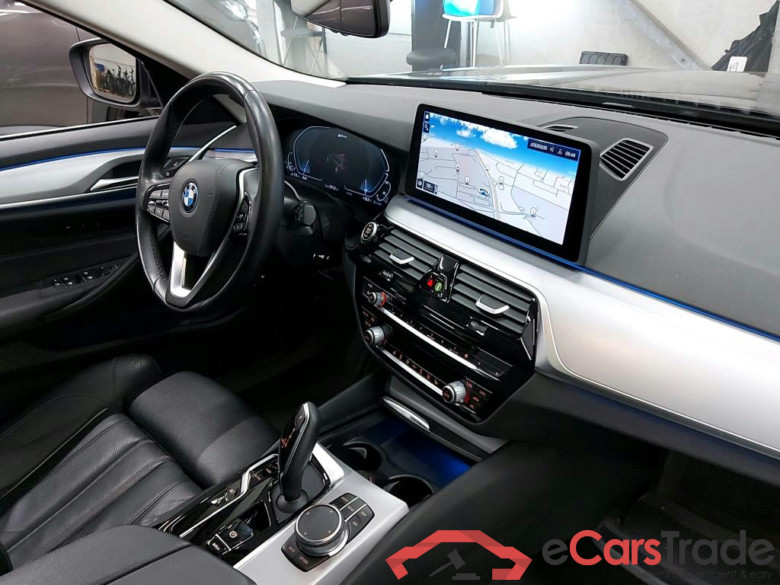 BMW - BMW 5 TOURING 530e 292PK Pack Comfort Plus With Dakota Leather & Active Cruise Control & Parking Assistant & Trailer Hook & Sunroof #3