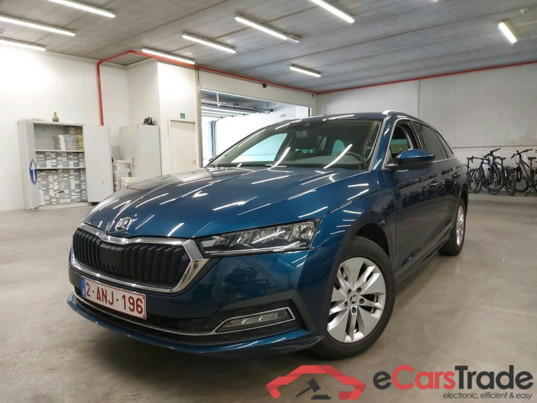 SKODA - SKO OCTAVIA COMBI 1.0 TSI 110PK Clever With Climatic & Nvaigation & Heated Seats & Cruise Control & Park Sensors Front & Rear  * PETROL *