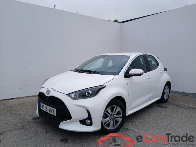 TOYOTA YARIS 1.5 120H Business Plus #1