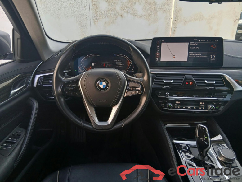 BMW Serie 5 / 2020 / 4P / sedán 520dA xDrive #3