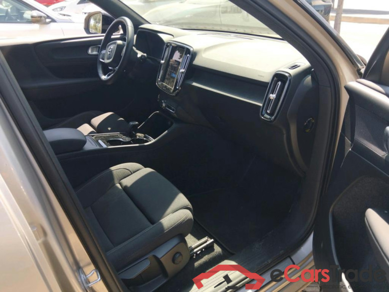 VOLVO XC40 / 2021 / 5P / todoterreno Recharge Twin Eléctrico Plus Auto AWD #6