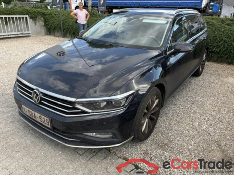 VOLKSWAGEN Passat Variant Dsl Passat SW 2.0 TDi SCR Elegance Business DSG #1