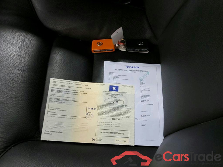 VOLVO - VOL XC60 D3 150PK Momentum Pro With Moritz Leather & Pack Business & Semi Auto Foldable Towing Hook #4