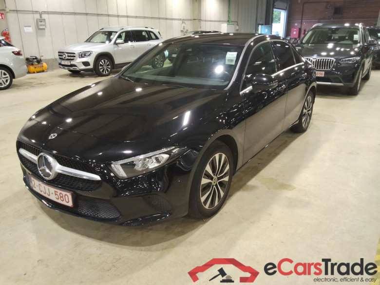 MERCEDES-BENZ A-CLASS LIMOUSINE 1.3 A 250 E BUSINESS SOLUTION DCT