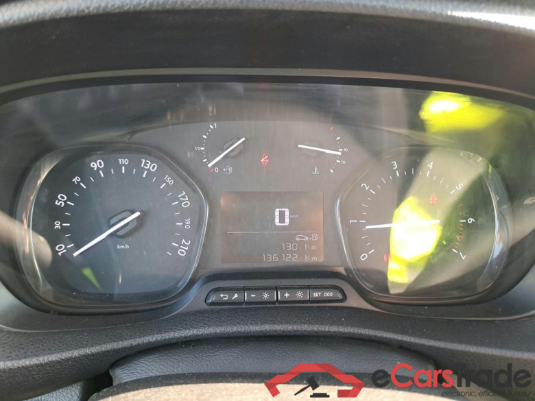 OPEL Vivaro / 2019 / 4P / furgón 1.5 Diésel 74kW (100CV) M Std Express (AC) #4
