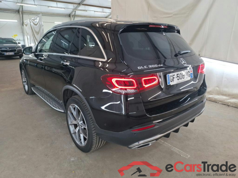 MERCEDES-BENZ GLC / 2019 / 5P / SUV 2.0 GLC 300 DE AMG LINE 4MATIC #3